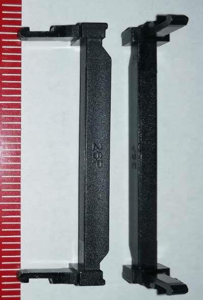 plastová úchytka z samořezných konektorů ( 34mm - 26P )  .. balení 100ks za 100Kč