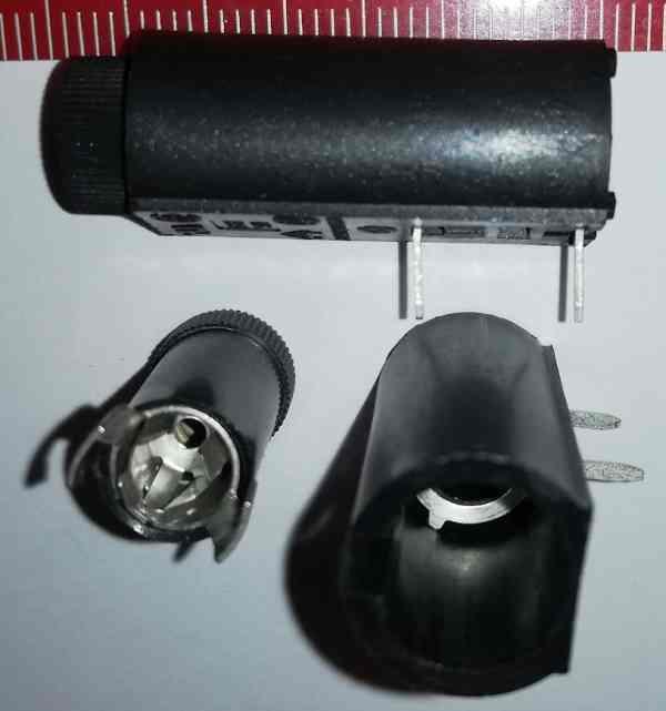 Pojistkové pouzdra na 5x20mm pojistky (003) .. balení 10ks za 70 Kč