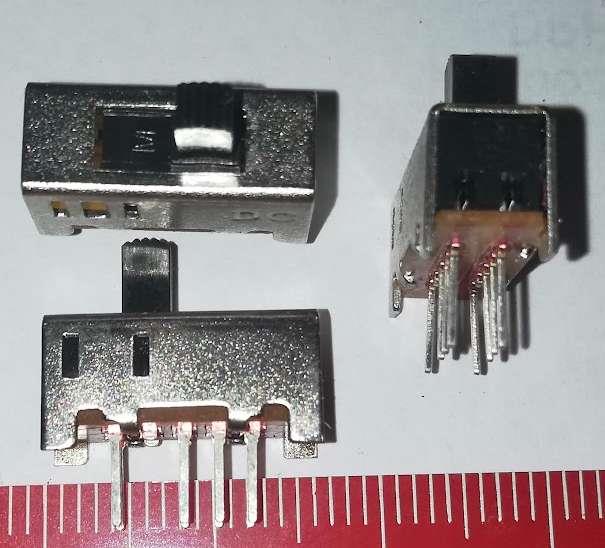 není skladem - přepínač posuvný,  tři polohy, .. balení 47ks za 50Kč