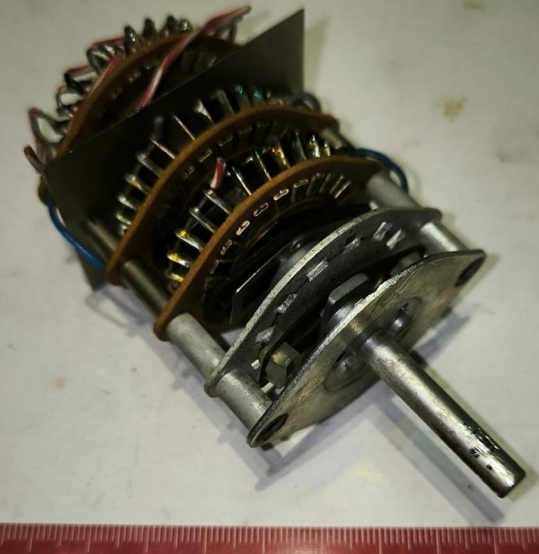 přepínač 24 poloh, KT1211-1, 3 patra, pájený, se zarážkou nastavenou na 2x12 poloh