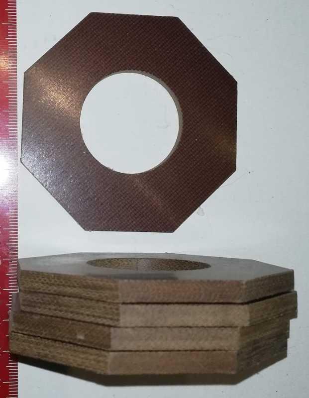 asi pertinaxová podložka/tvarovka 75x75mm, tl.5mm, dle foto (118)