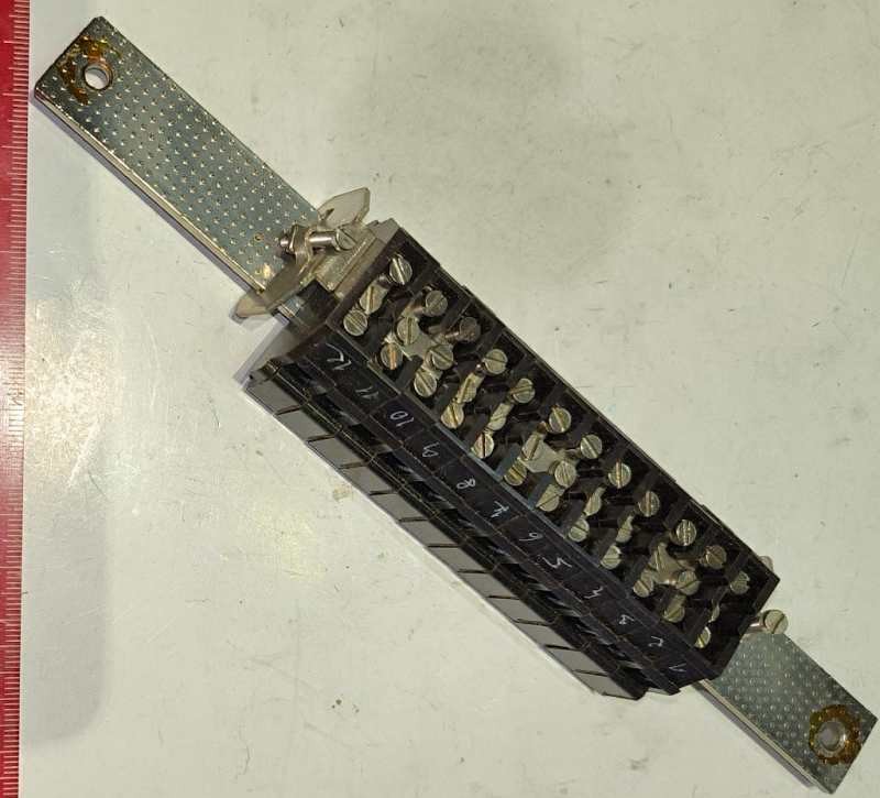 svorkovnice-110 .. stará svorkovnice dle foto, určeno na ND