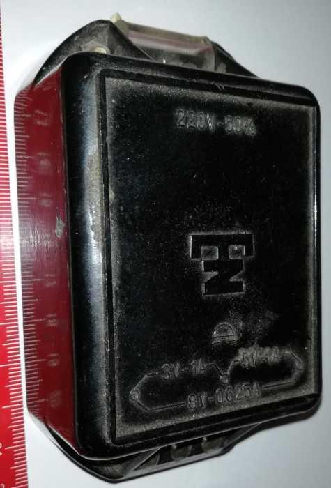 transformátor T3-34 asi zvonkový, asi CCCP, r.v. 1970, na ND, starší typ, nutno proměřit, bez záruky