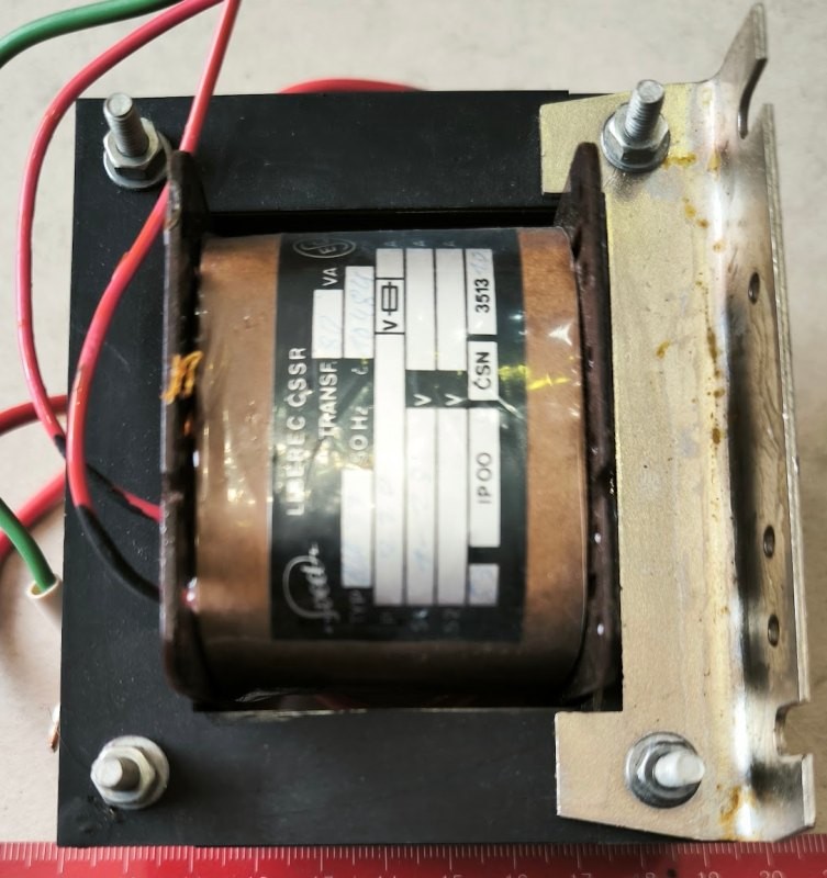 trafo-139 - transformátor 220V/ ?V,  80VA, SVED, z demontáže, určeno na náhradní díly, 1,8kg