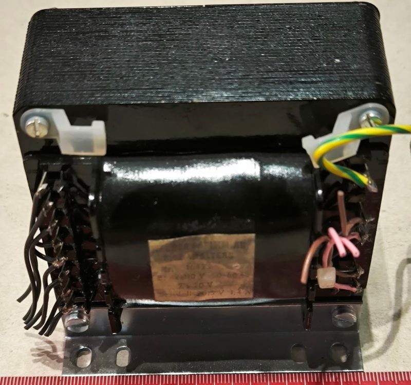trafo-142 - transformátor Wacker + Grimm,  2x110V / 2x20V + 20,5V,   z demontáže, určeno na náhradní díly, dle foto, 1,9kg