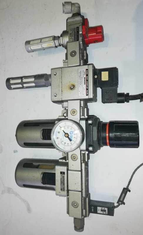 není skladem - nějaká sestava (002), demontáže, na náhradní díly