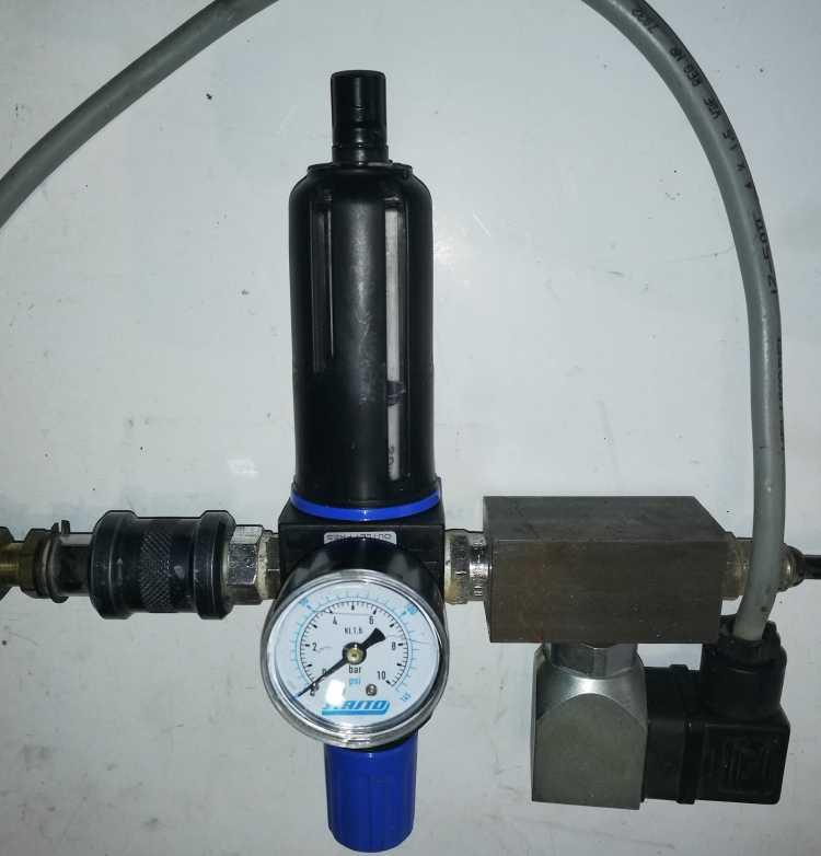 nějaká sestava (003), demontáže, na náhradní díly