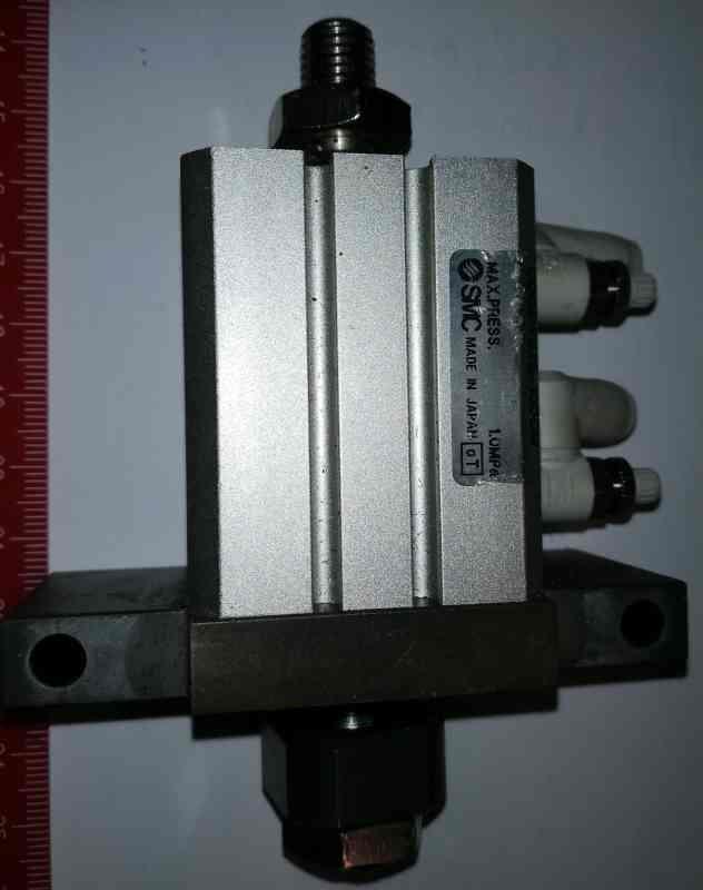 SMC CDQSWB25-10DCM