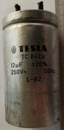 není skladem - TC842a  12uF 250V  pájený